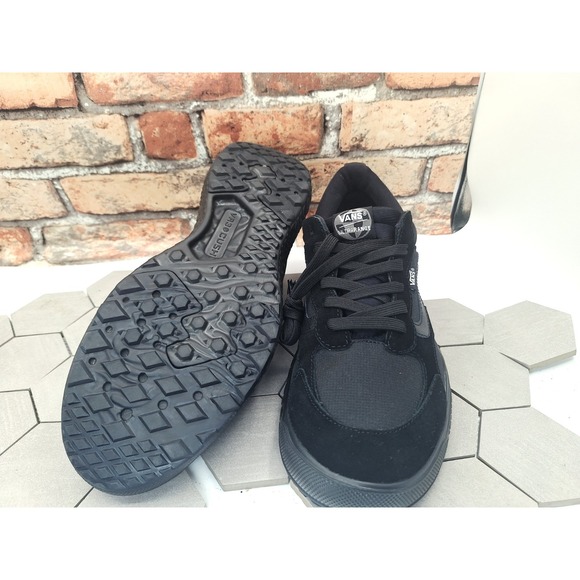 Vans UltraRange Neo VR3 Black MTE Shoes Men sz 9.5 Hiking Gorpcore Sneakers